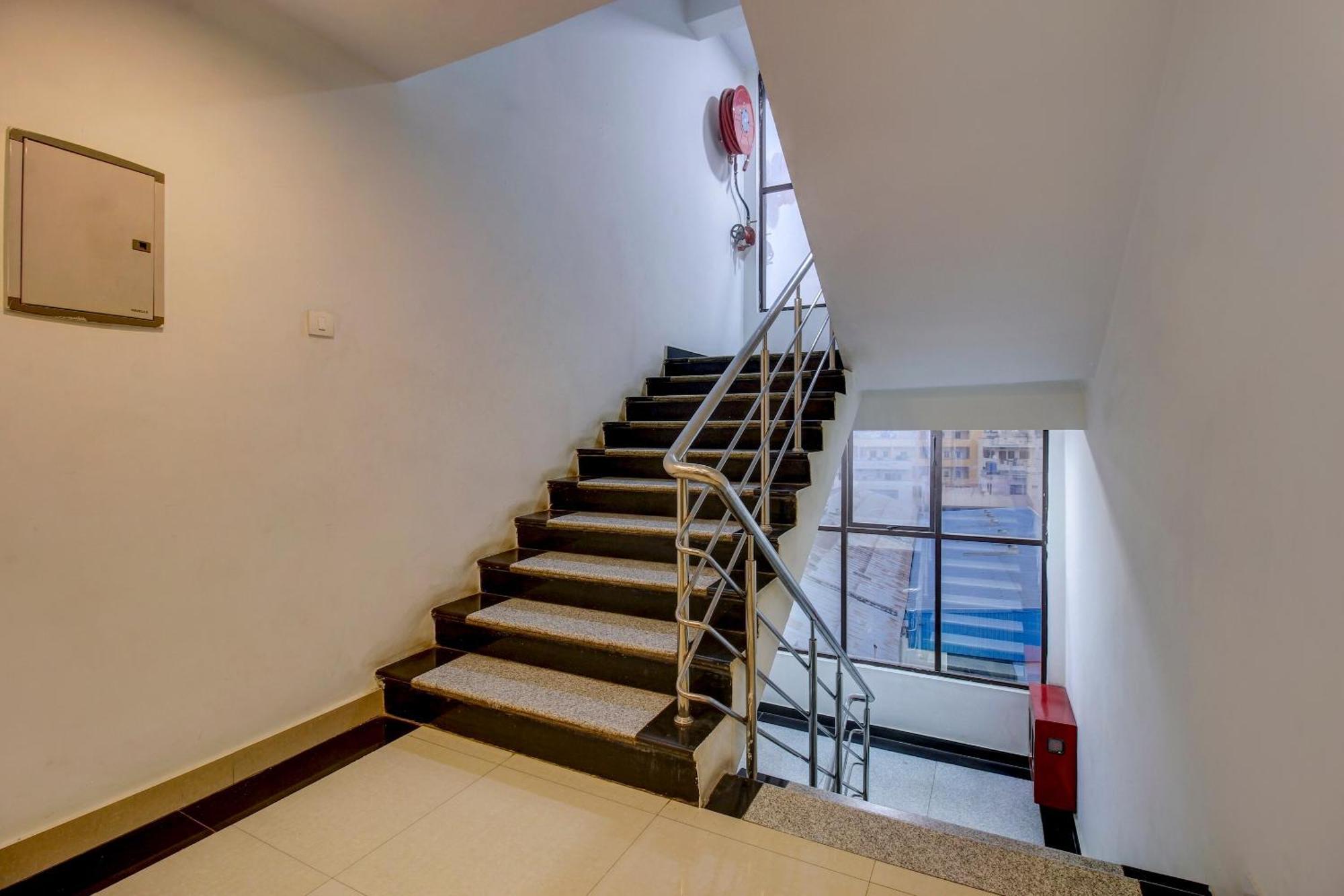 Super Townhouse Oak Lb Nagar Ramoji Otel Haydarabad Dış mekan fotoğraf